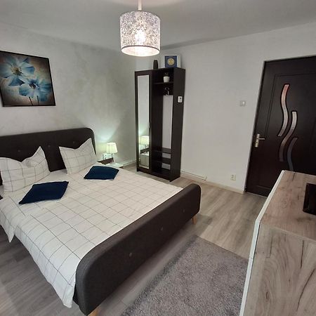 Apartament Claudia Deva Buitenkant foto
