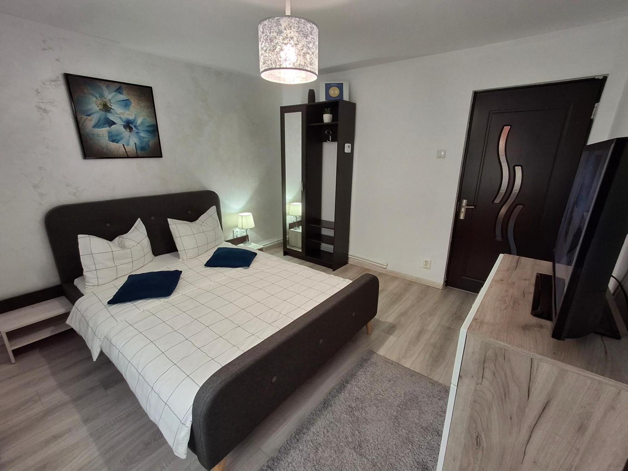 Apartament Claudia Deva Buitenkant foto