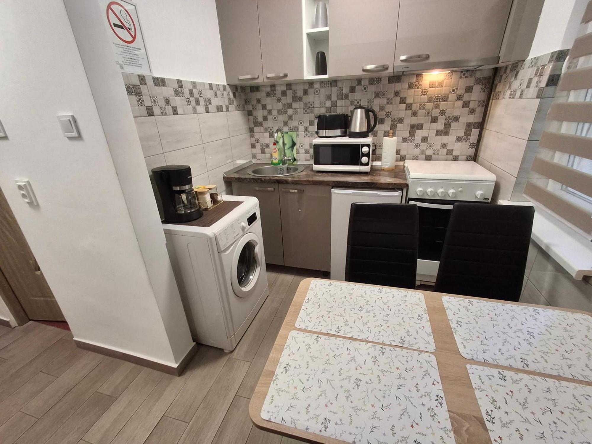Apartament Claudia Deva Buitenkant foto